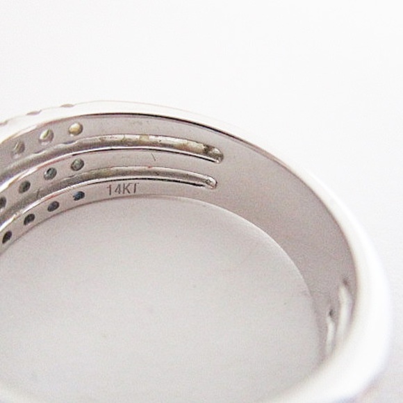 LEVIAN 14K Gold Ring - Picture 7 of 7